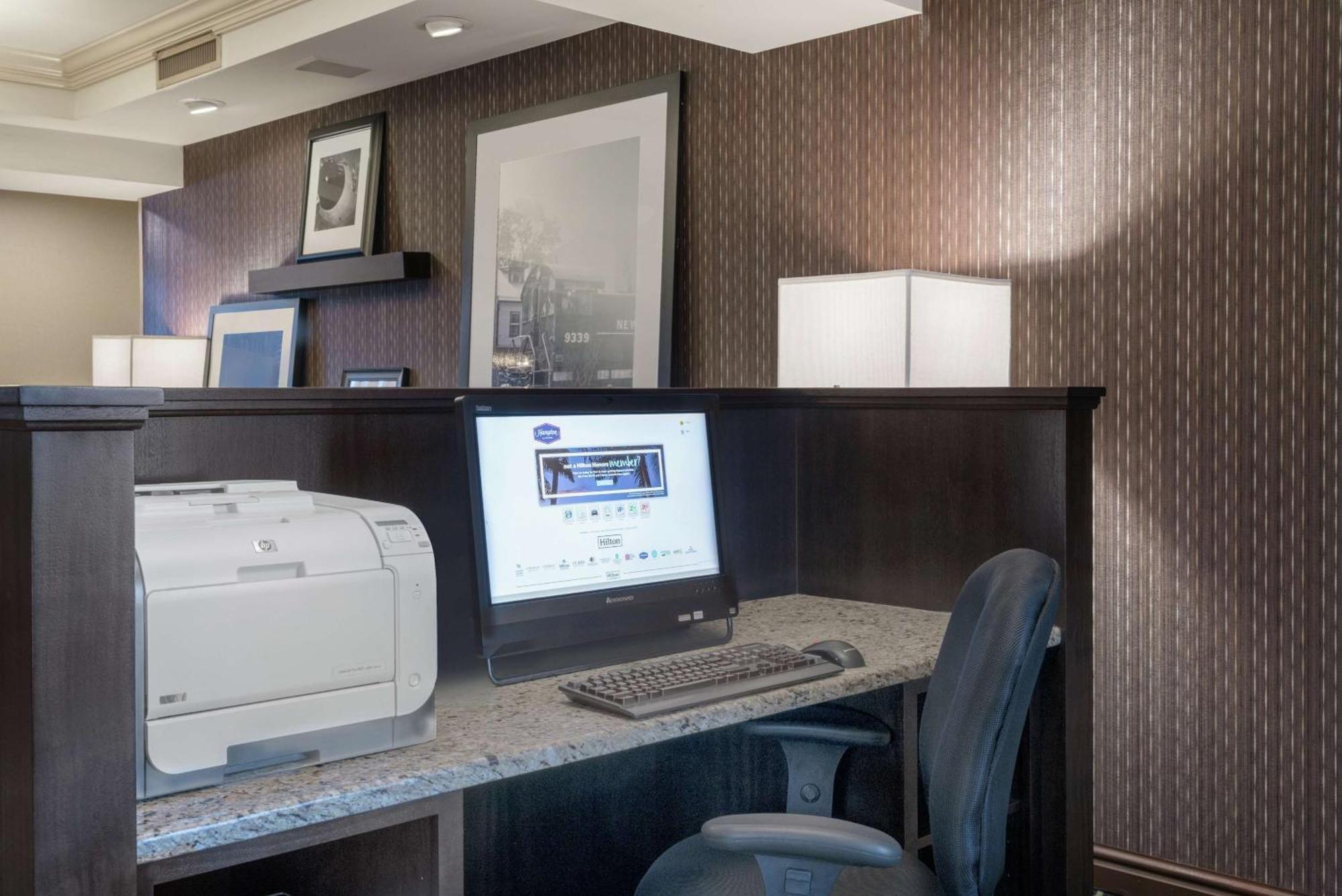 Hampton Inn & Suites Valley Forge/Oaks Финиксвилл Экстерьер фото