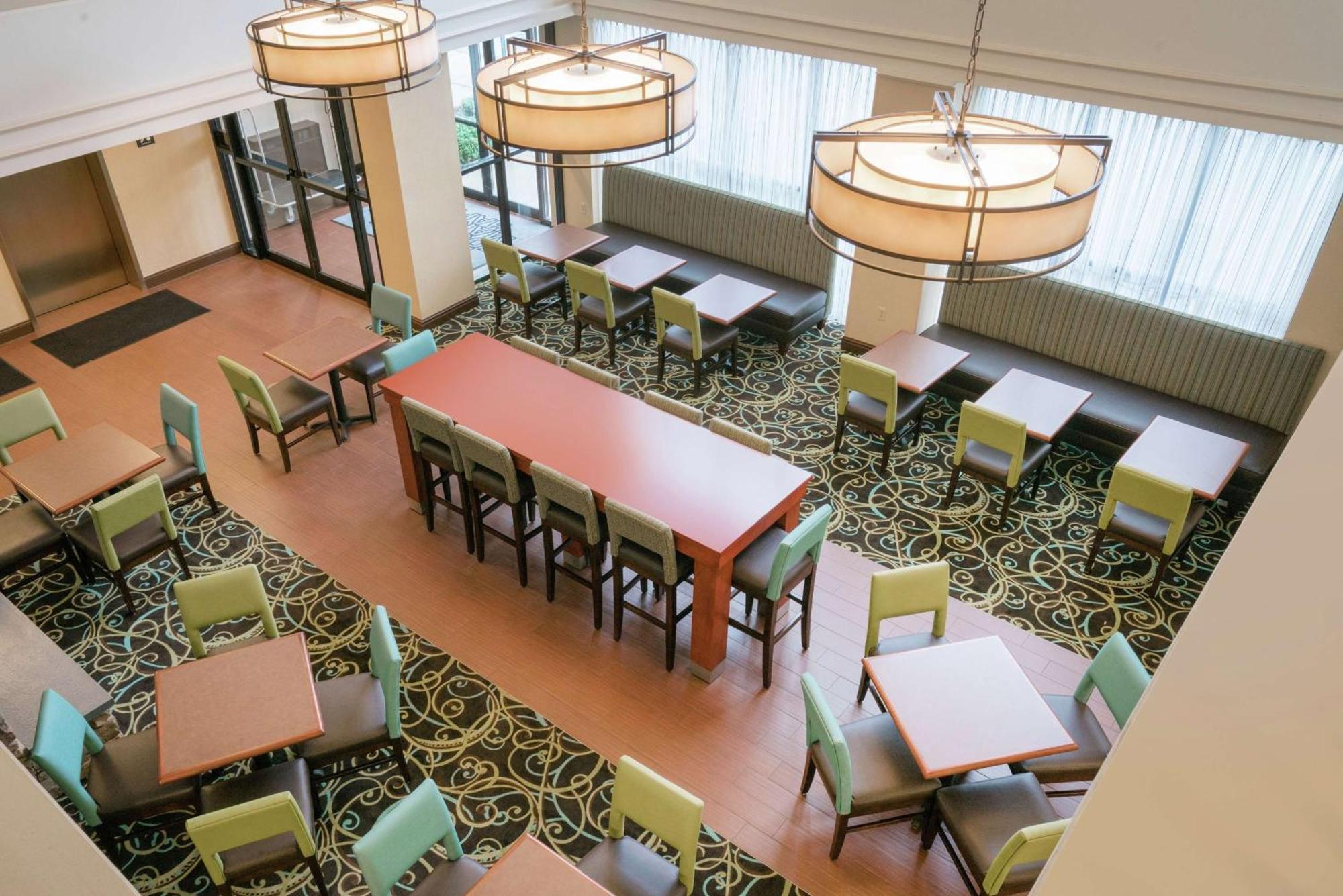 Hampton Inn & Suites Valley Forge/Oaks Финиксвилл Экстерьер фото