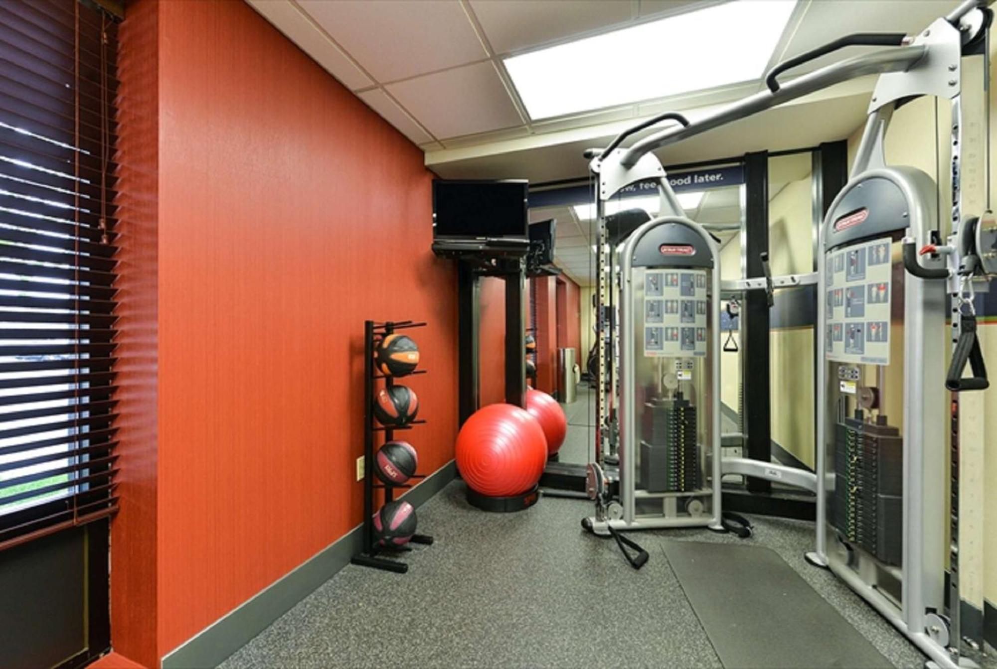Hampton Inn & Suites Valley Forge/Oaks Финиксвилл Экстерьер фото
